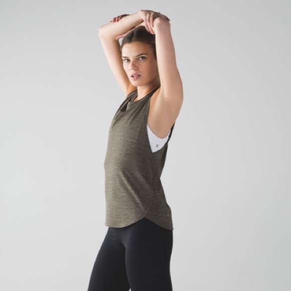 lululemon In a Cinch Tank - Picture 5 of 8
